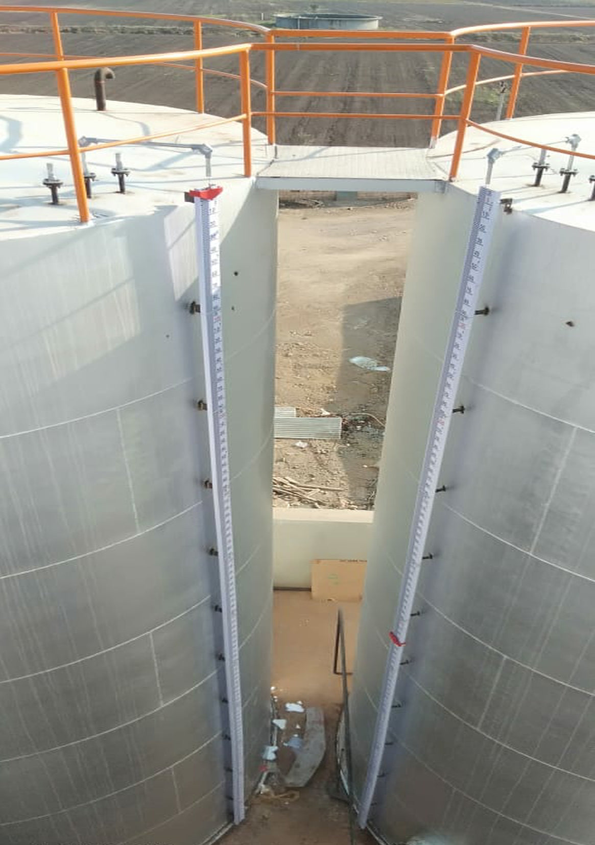 Tank Level Label Sticker Float & Board Tank Level Indicator for Industrial Storage tanks - Liqu