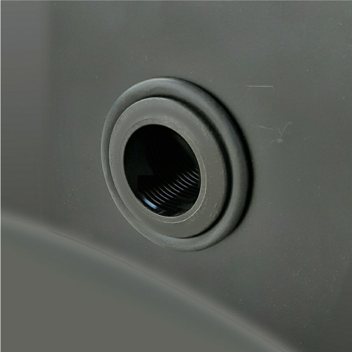 Threads For Tank Tank Connectors with male and female thread